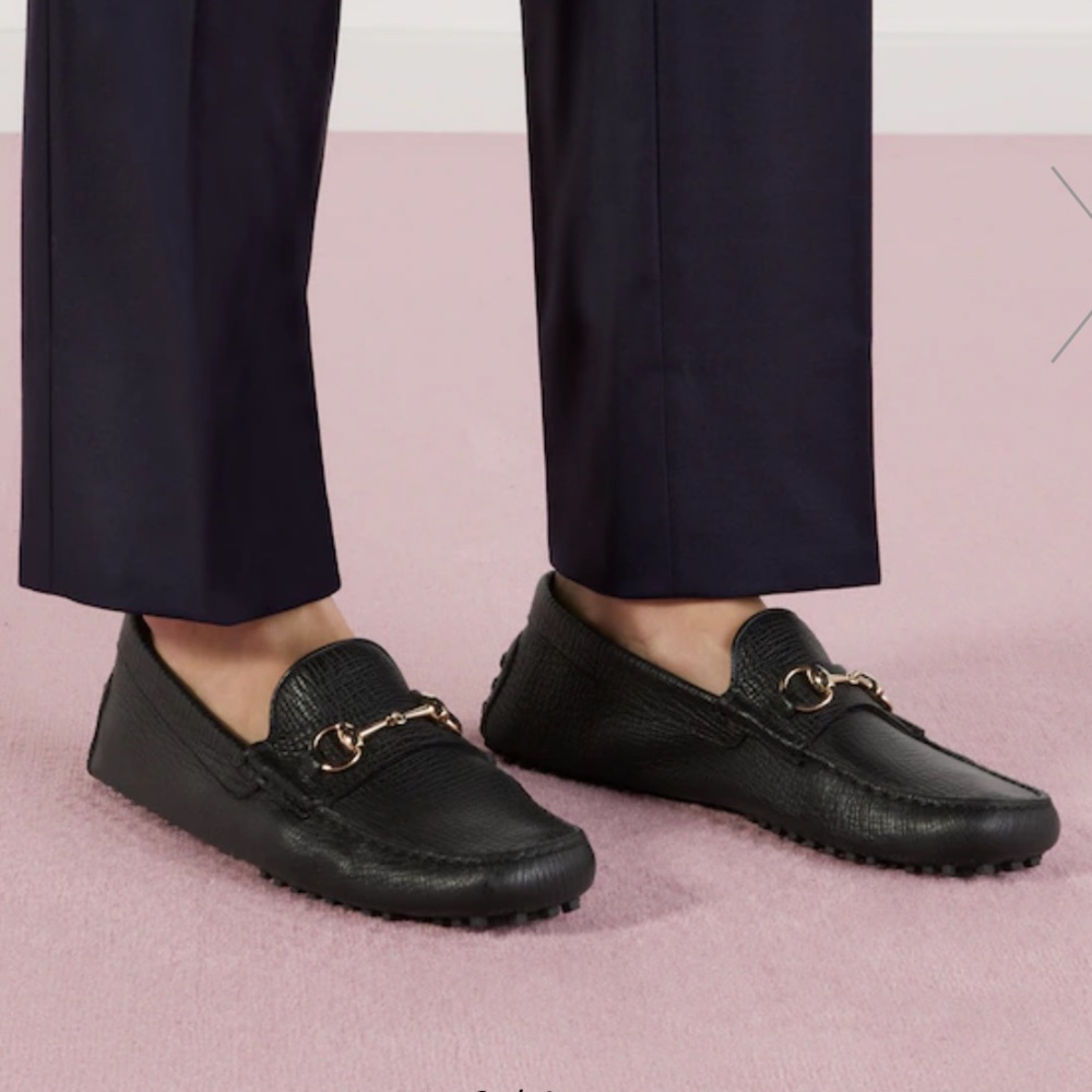 Gucci size 9 black horsebit loafers with brass hardware